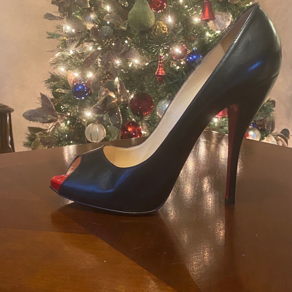 Heels - Picture 4 of 6